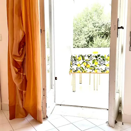 Πανσιόν La Zagara By Caprirooms